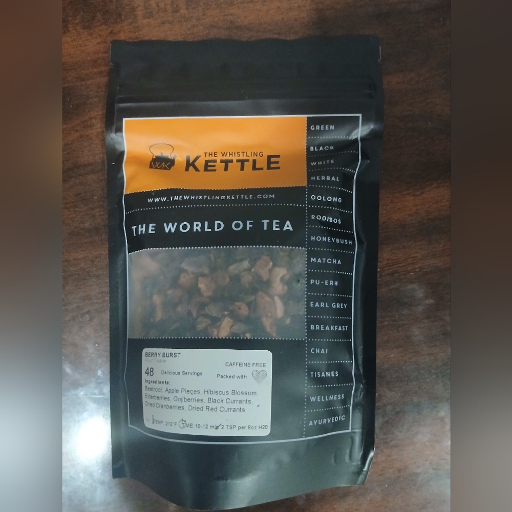 THE WHISTLING KETTLE. THE WORLD OF TEA.BERRY RUSH TEA BRAND NEW SEALED